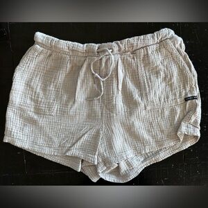 XL Women’s Calvin Klein Jeans cream/Tan Linen Shorts